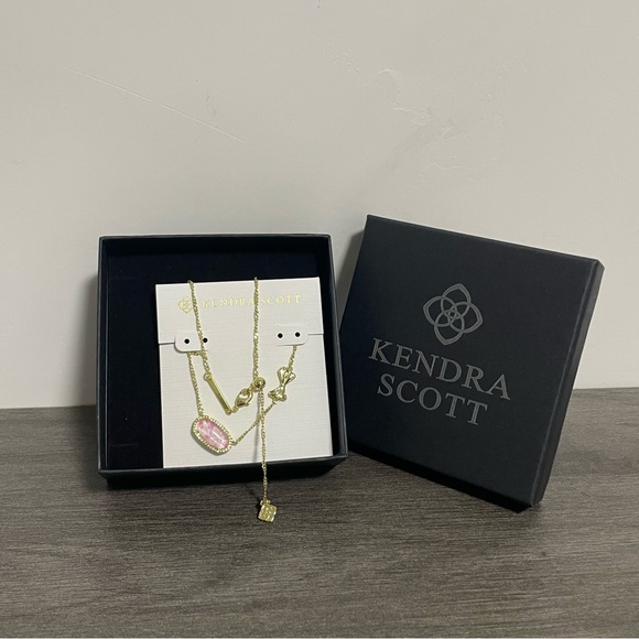 Kendra Scott Jewelry - Kendra Scott Gold Necklace with Pink Pendant